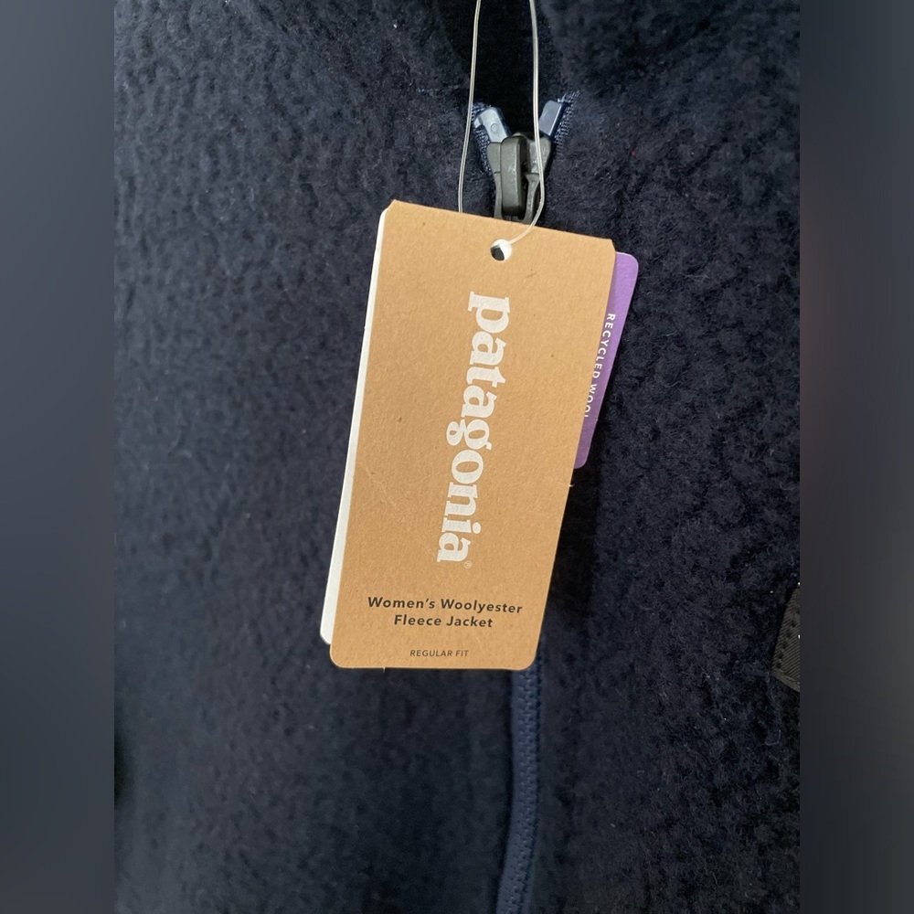Patagonia - Women’s Woolyester Fleece Jacket - Picture 2 of 8